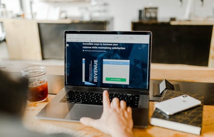 How to Get in the Affiliate Marketing Business and Earn Money on the Go How to Get in the Affiliate Marketing Business and Earn Money on the Go
