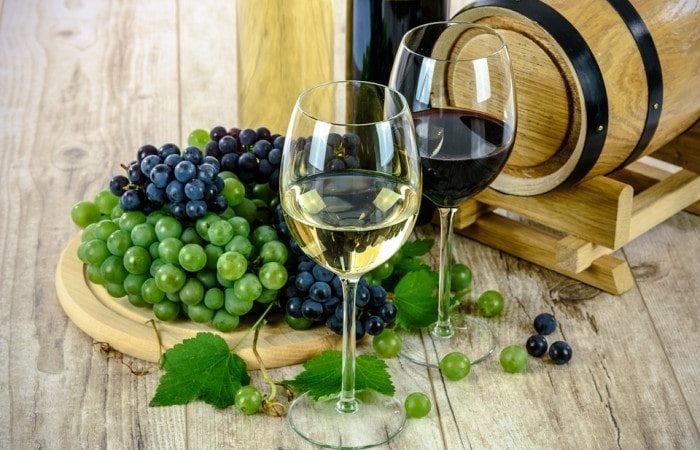 Best Places for Sharing a Glass of Wine with Your Partner Best Places for Sharing a Glass of Wine with Your Partner