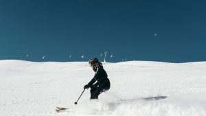 Traveling for Heliskiing